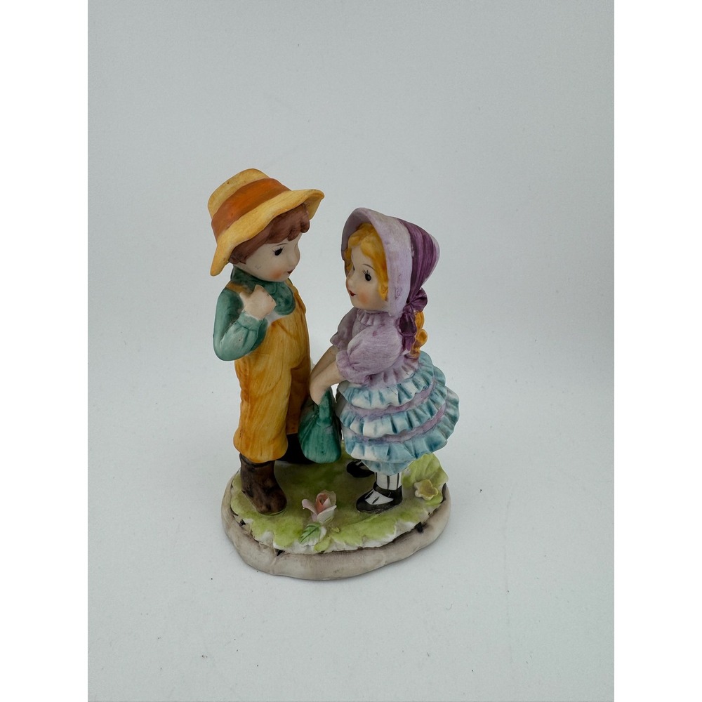 Vintage Lefton‎ Porcelain Figurine Boy and Girl Children Romantic Collectible